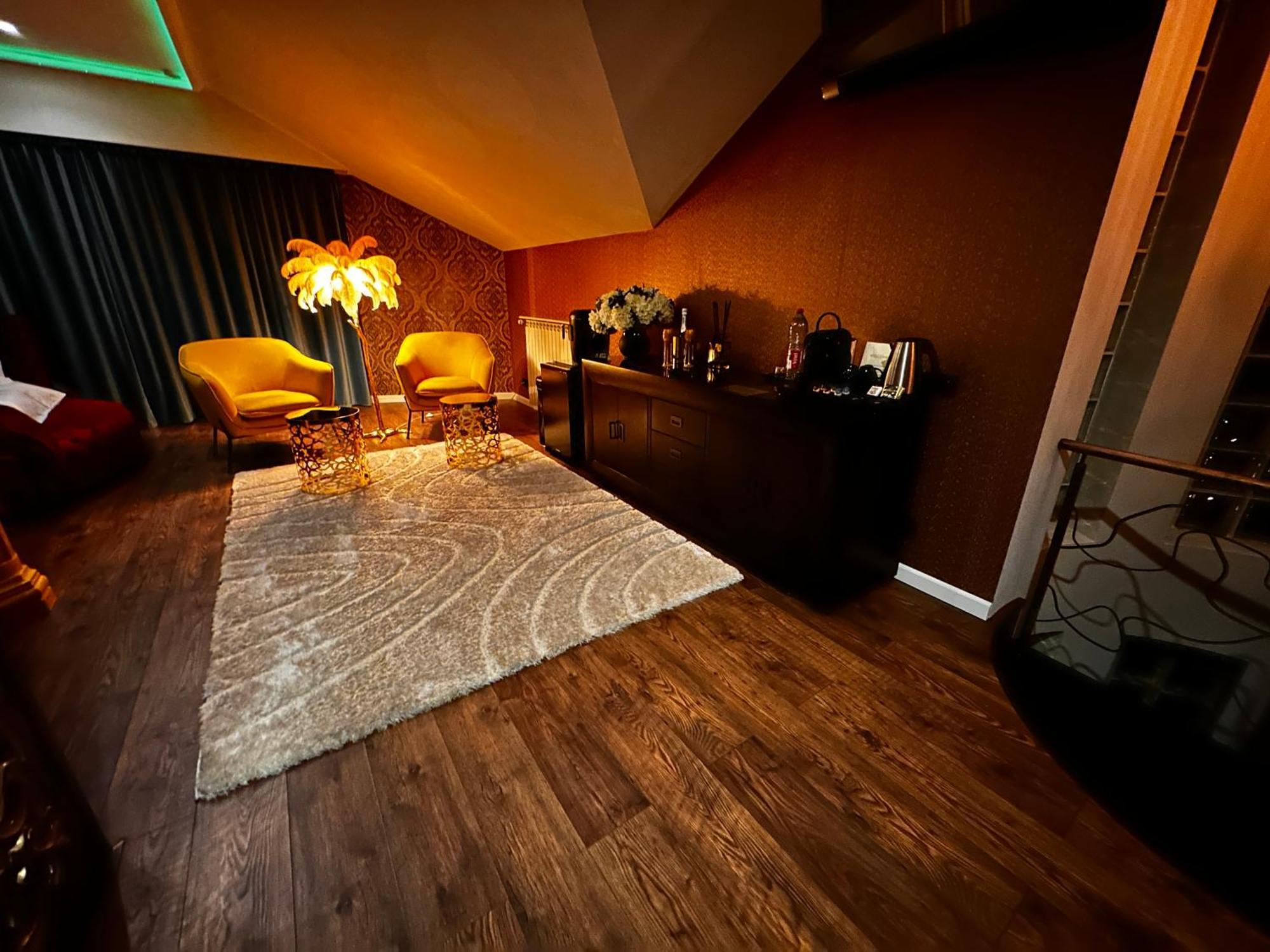 The Residence Central Jacuzzi Boutique (Adults Only) Κλουζ-Ναπόκα Εξωτερικό φωτογραφία