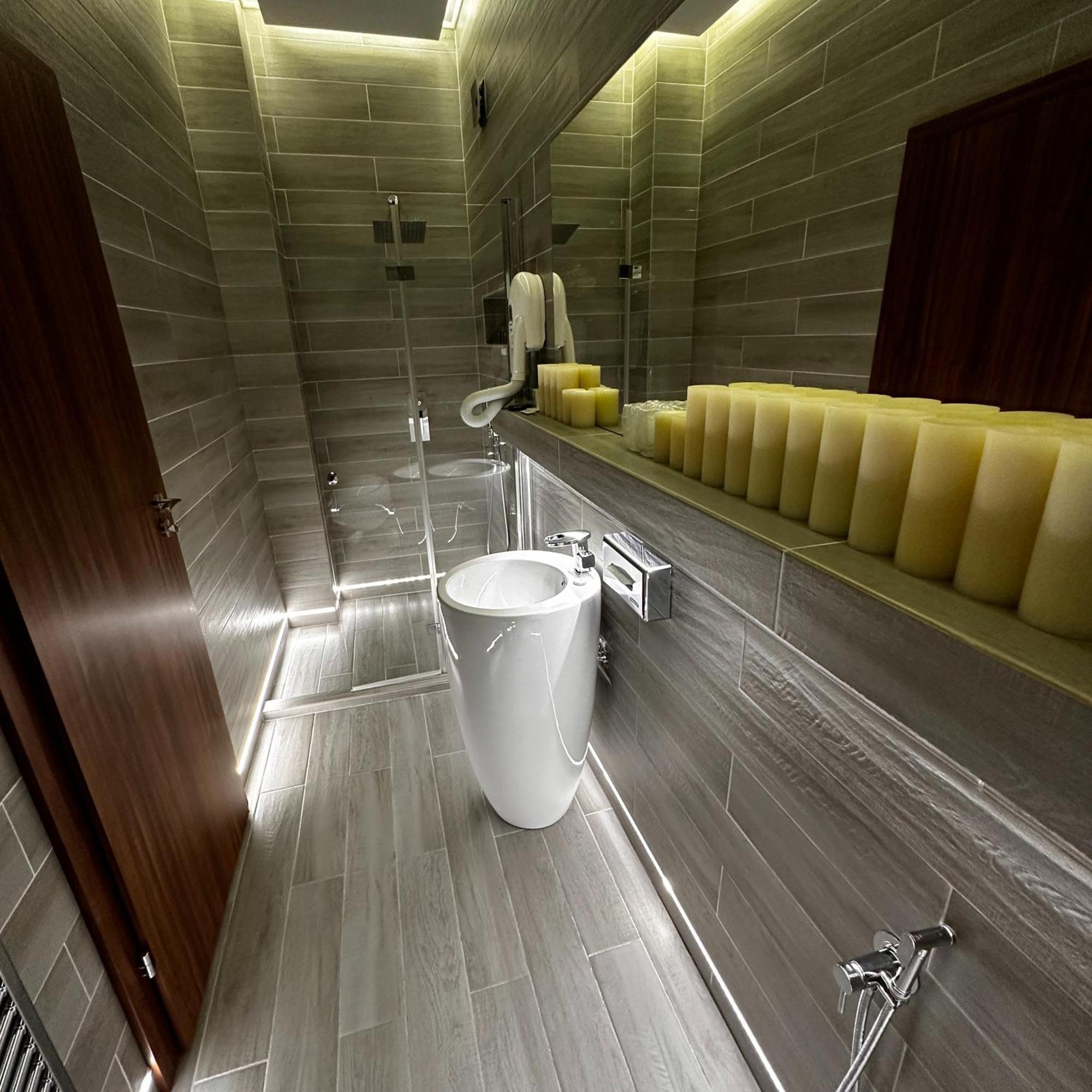 The Residence Central Jacuzzi Boutique (Adults Only) Κλουζ-Ναπόκα Εξωτερικό φωτογραφία