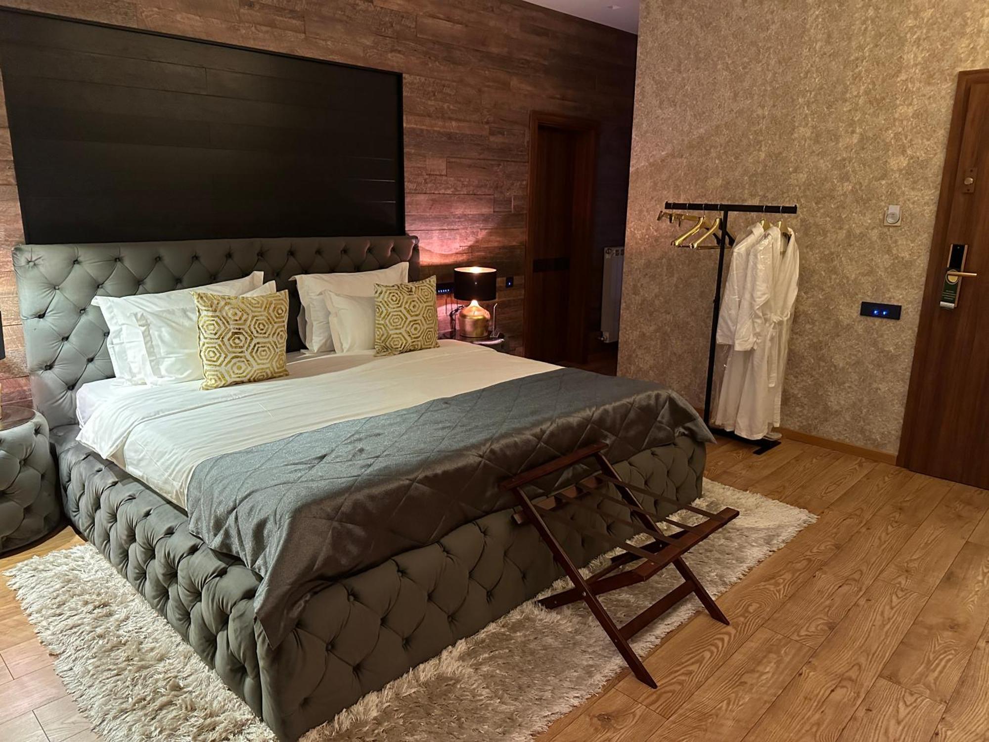 The Residence Central Jacuzzi Boutique (Adults Only) Κλουζ-Ναπόκα Εξωτερικό φωτογραφία